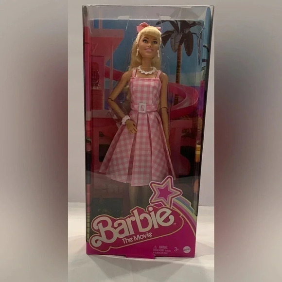 Barbie The Movie Collectible Doll, Margot Robbie as Barbie in Pink Gingh… - Picture 3 of 7